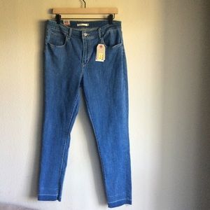 Levi’s high rise skinny jeans